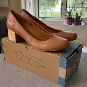 Camel Brown Leather Low Heel Toms
